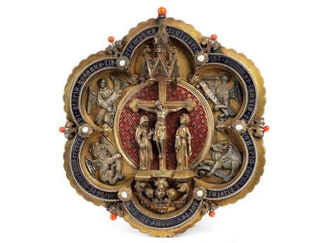 Seltene Aachener Chormantelschließe im gotischen Stil